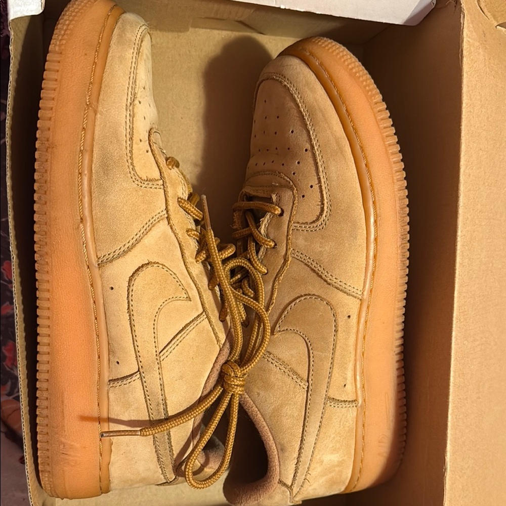 Nike Men's Beige Sneakers